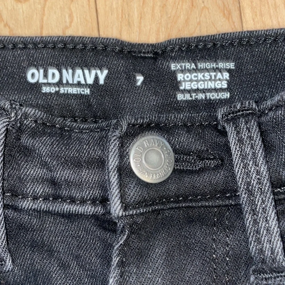 Old Navy rockstar jeggings size 7